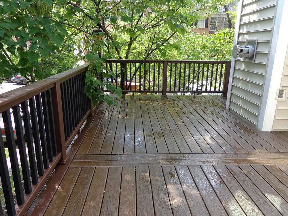 Dark brown Composite & PVC Deck